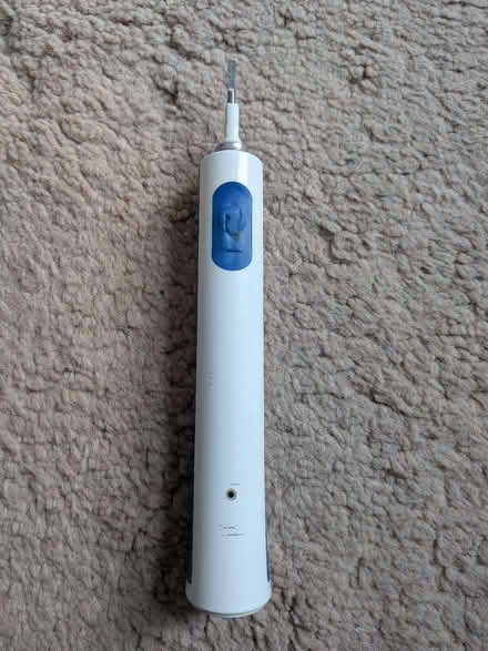 Photo of free electric toothbrush with charger (Beeston NG9) #3