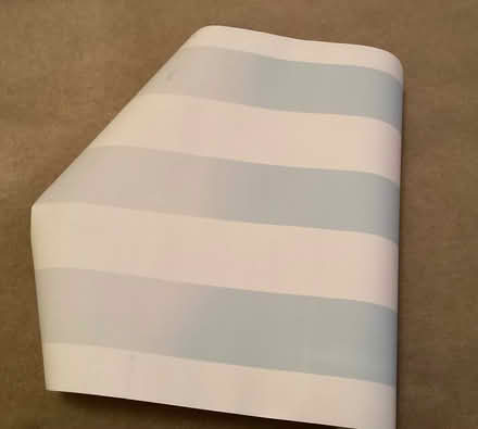 Photo of free One roll of wallpaper (Woodford IG8) #2