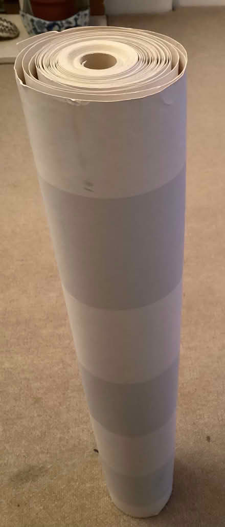Photo of free One roll of wallpaper (Woodford IG8) #1