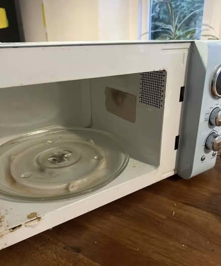 Photo of free Microwave oven (Torquay TQ2) #3