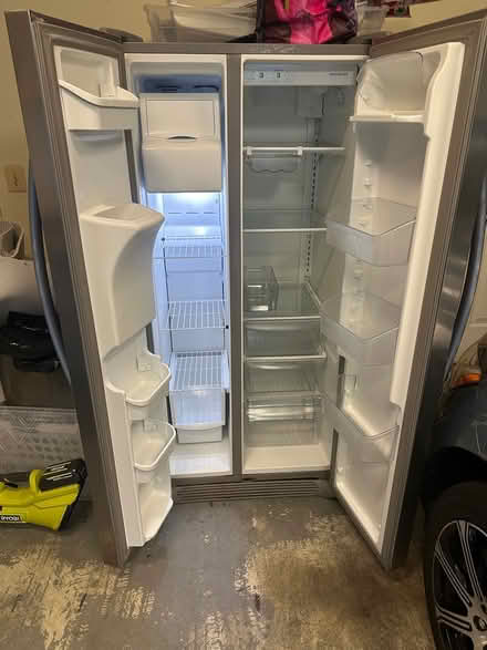 Photo of free Refrigerator (Rockville/North Bethesda) #2