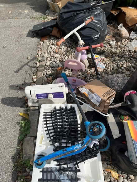 Photo of free UPDATED curb alert (Hintonburg) #3