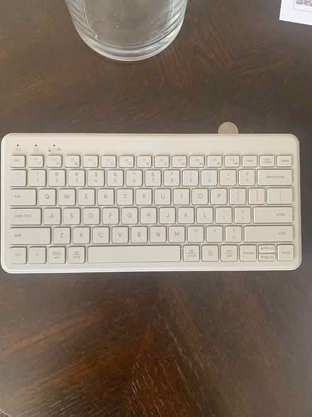 Photo of free Bluetooth keyboard (Dupont) #1