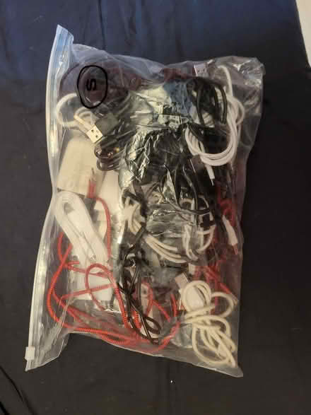 Photo of free Random cables (many for phones) (West Croydon CR0) #1