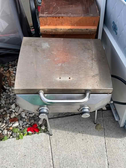 Photo of free UPDATED curb alert (Hintonburg) #2