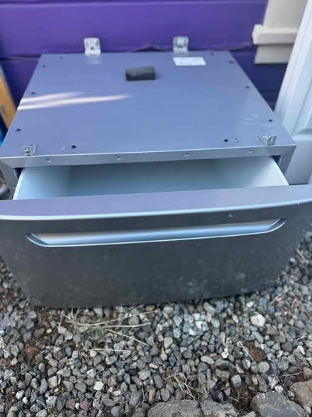 Photo of free Closet door, fish tank, chairs (Lower Dimond) #4