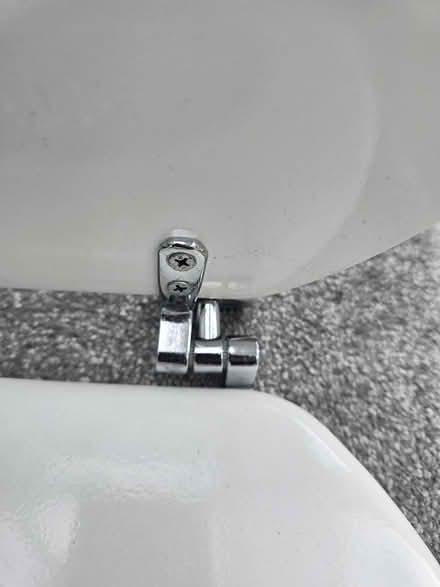 Photo of free Toilet seat (IG6 3s) #3