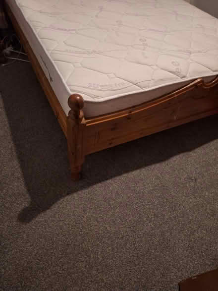 Photo of free King size beds, mattress and Sofas (Larbert FK5) #4