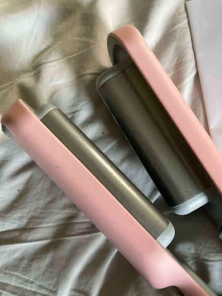 Photo of free Hair crimper / beach wave/new (Hampton Hill) #2