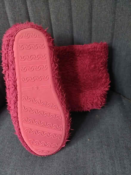 Photo of free Adult Size 6 M&S Slippers (Top Amersham HP6) #3