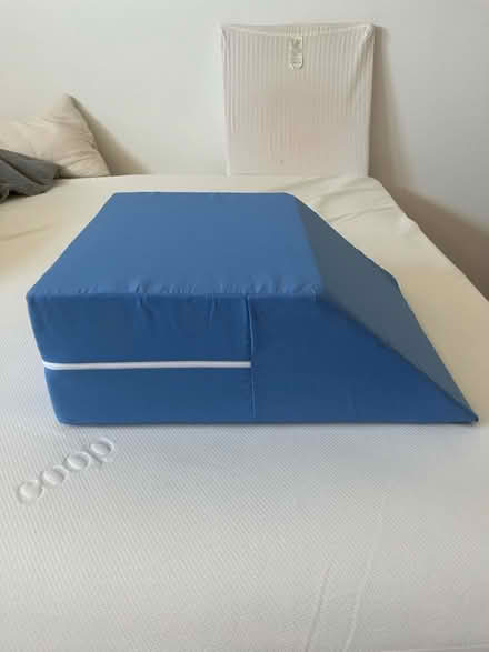 Photo of free Elevating leg pillow (San Jose near Eastridge Mall) #4