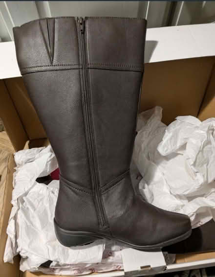 Photo of free Boots, ladies size 6 v wide fitting (Knightswood G13) #2