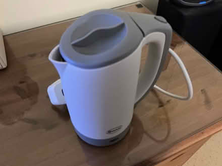 Photo of free Travelling kettle with cups (Seaford BN25) #1