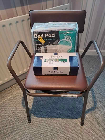 Photo of free Commode Chair with Liner & Bed Pad (one lot) (Harefield SO19) #3
