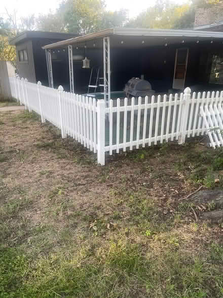Photo of free Vinyl fence (El dorado) #1
