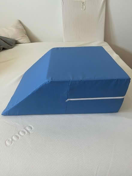 Photo of free Elevating leg pillow (San Jose near Eastridge Mall) #2