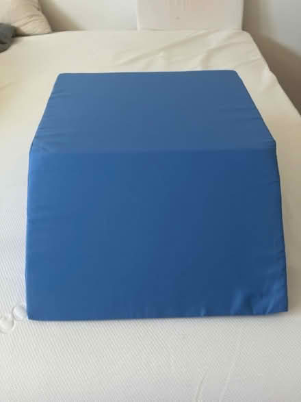 Photo of free Elevating leg pillow (San Jose near Eastridge Mall) #1