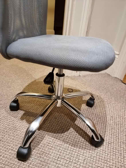 Photo of free Fabric Desk Chair (Bickley BR1) #3
