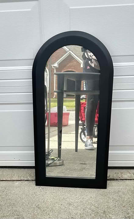 Photo of free Hall table and mirror (Acworth) #1