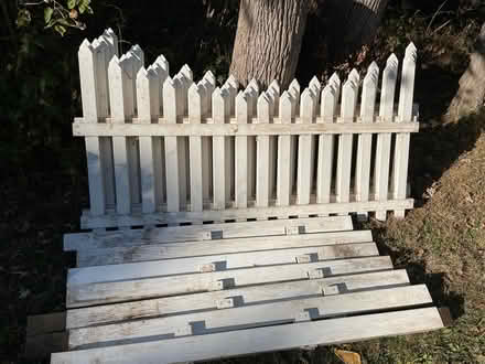 Photo of free PVC picket fence panels (Glenn Oaks Beach) #1