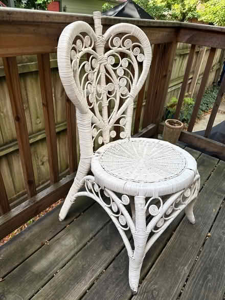 Photo of free Cute chair (Dempster east of Ridge) #2