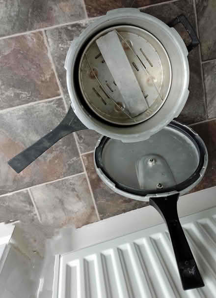 Photo of free pressure cooker (Southport PR9) #2