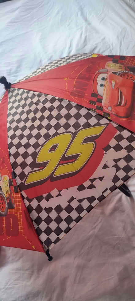 Photo of free lightning McQueen umbrella (Walton) #1