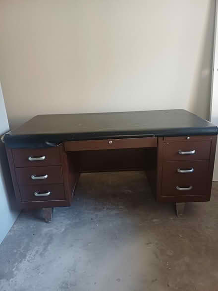 Photo of free Executive Desk (Aldine-Westfield/Cypresswood) #1