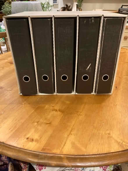 Photo of free Grey Ringbinder files in cardboard holder. (CT5) #1