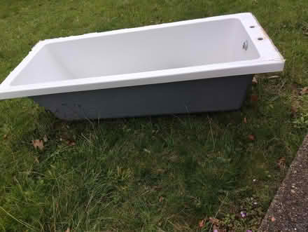 Photo of free Full size bathtub (Kings Hill SG12) #2