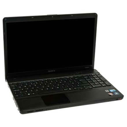 Photo of Old 15.6 -inch Laptop (Erith DA17) #1
