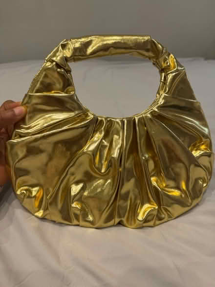 Photo of free Gold purse (Ealing Broadway W7) #1