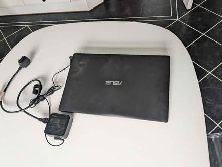 Photo of Old 15.6 -inch Laptop (Erith DA17) #2