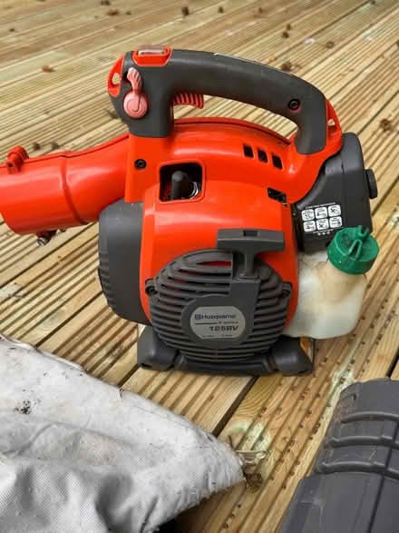 Photo of free Non-working Husqvarna leaf blower and mulcher. (Butterow GL5) #1