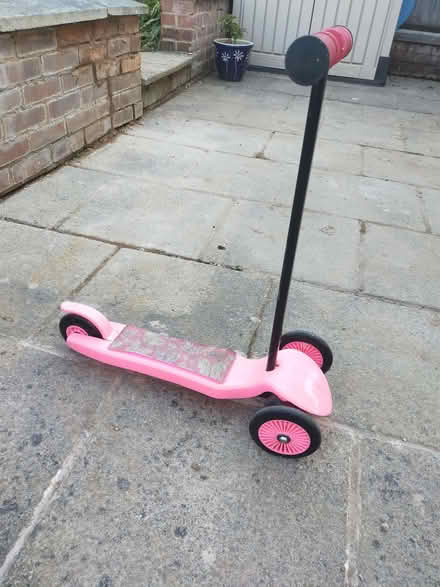 Photo of free Child's scooter (Arnold NG5) #1
