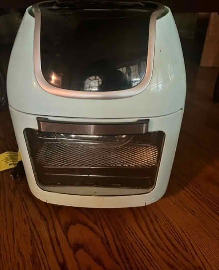 Photo of free Air fryer (Royal Oak, MI) #1