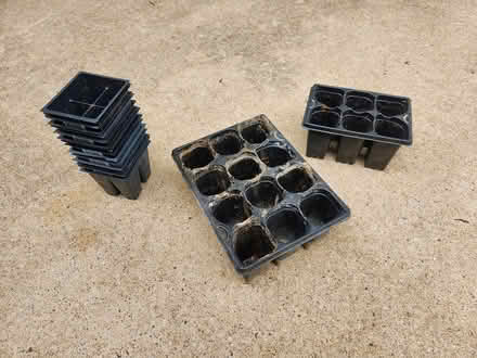 Photo of free pots & trays (East Dubuque) #2