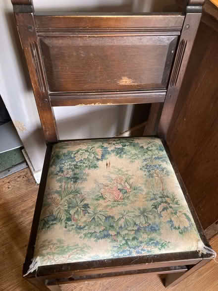 Photo of free oak extendable dining table and 6 chairs (South Oxfordshire RG4) #2