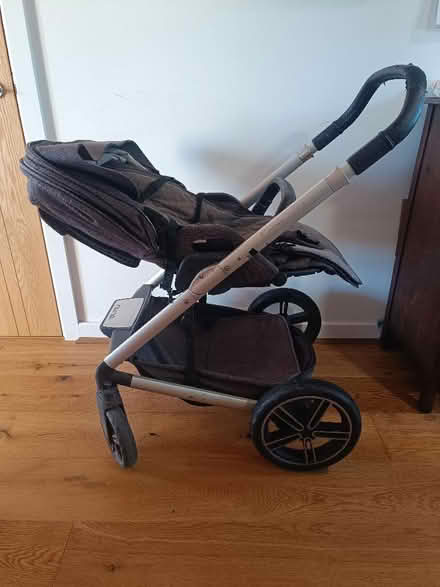 Photo of free Baby pram stroller and bassinet (Wisewood S6) #1