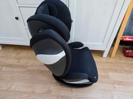 Photo of free Cybex Pallas M-Fix Car Seat (Teddington TW11) #3