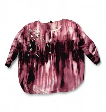 Photo of free 6th & LN Woman’s Top (Brooklyn Storage) #1