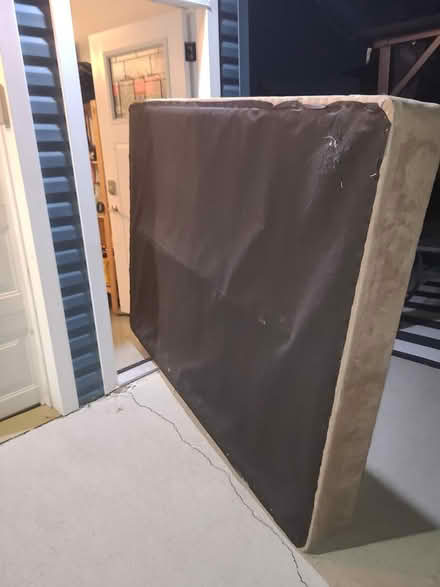 Photo of free Box spring in great conditon (Hamilton mountain) #1