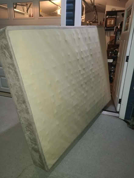 Photo of free Box spring in great conditon (Hamilton mountain) #2