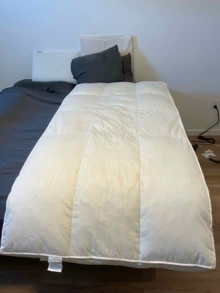 Photo of free Twin XL Down Mattress Topper (San Jose near Eastridge Mall) #1