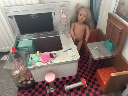 Photo of free doll playset (Priors Park GL20) #1