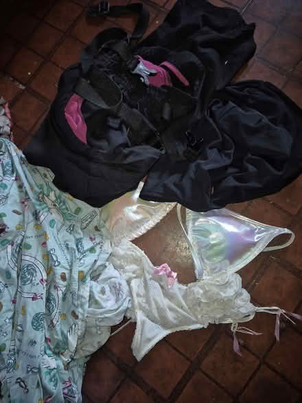 Photo of free Clothing size 8-10 (Hollinswood TF3) #1