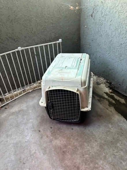 Photo of free Medium dog crate (Union City) #2