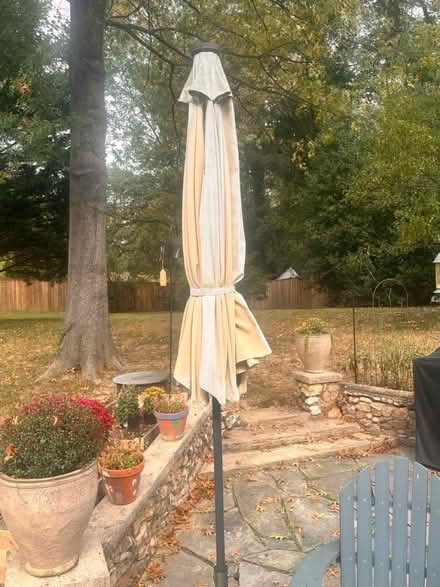 Photo of free Outdoor Umbrella (Tanley Rd & New Hampshire Ave) #2