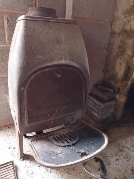 Photo of free Old stove (Bettws-y-crwyn LD7) #2