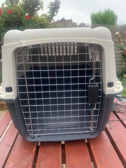 Photo of free Medium sized Dog travel crate (Bracknell Forest RG42) #1